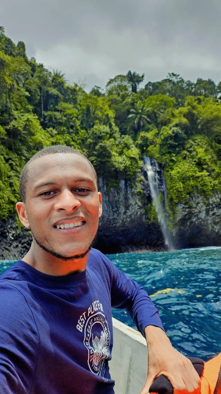 F8BF6320-E41F-44FA-902C-5245AF9AE716